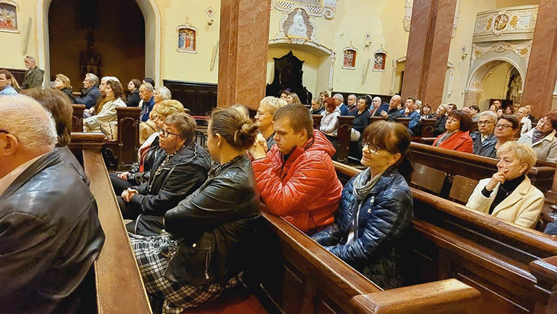 Koncert z cyklu Muzyka w kościelnej nawie Pleszew - Koncert Papieski
