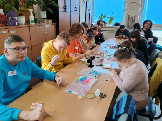 Uczniowie Szkoły Specjalnej Przysposabiającej do Pracy na Dniu Otwartym w Powiatowym Środowiskowym Domu Samopomocy